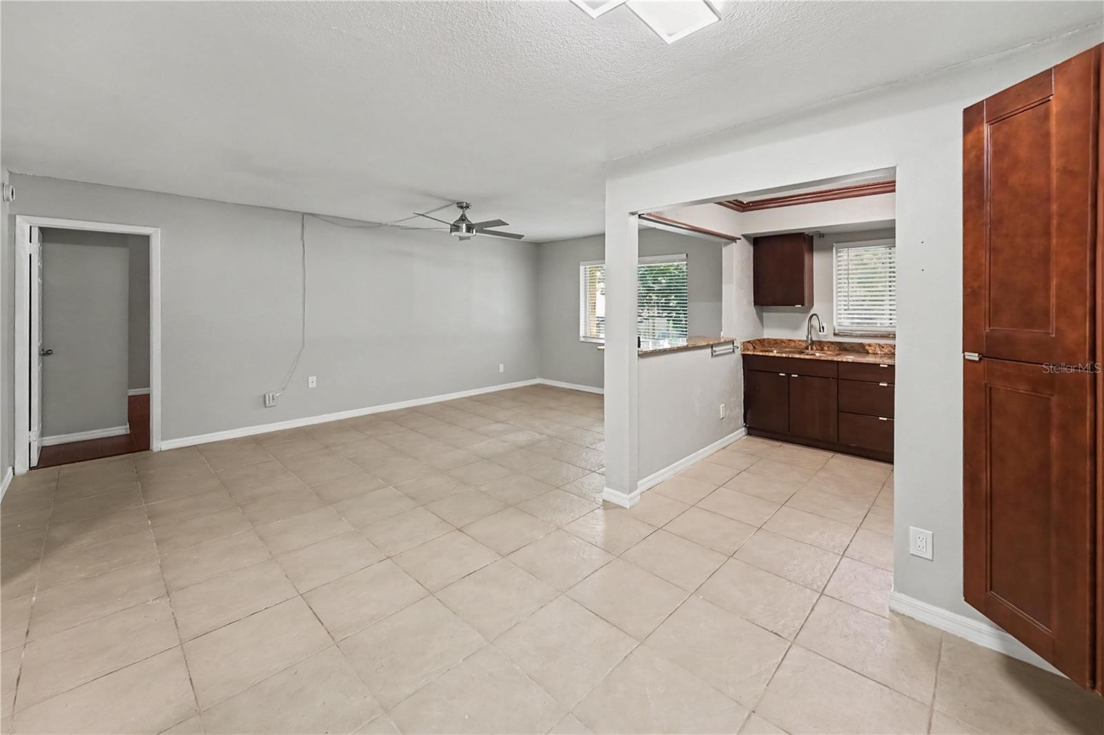 4450 40th Ave N #d12 Property Photo 5