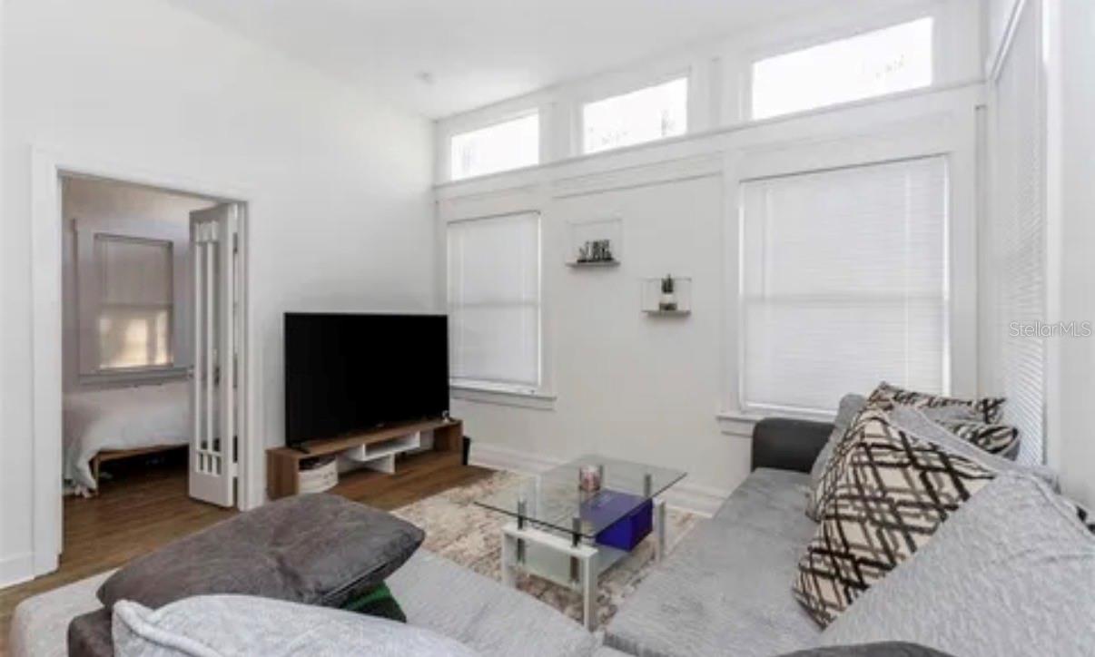 210 E Plymouth St #a Property Photo 5