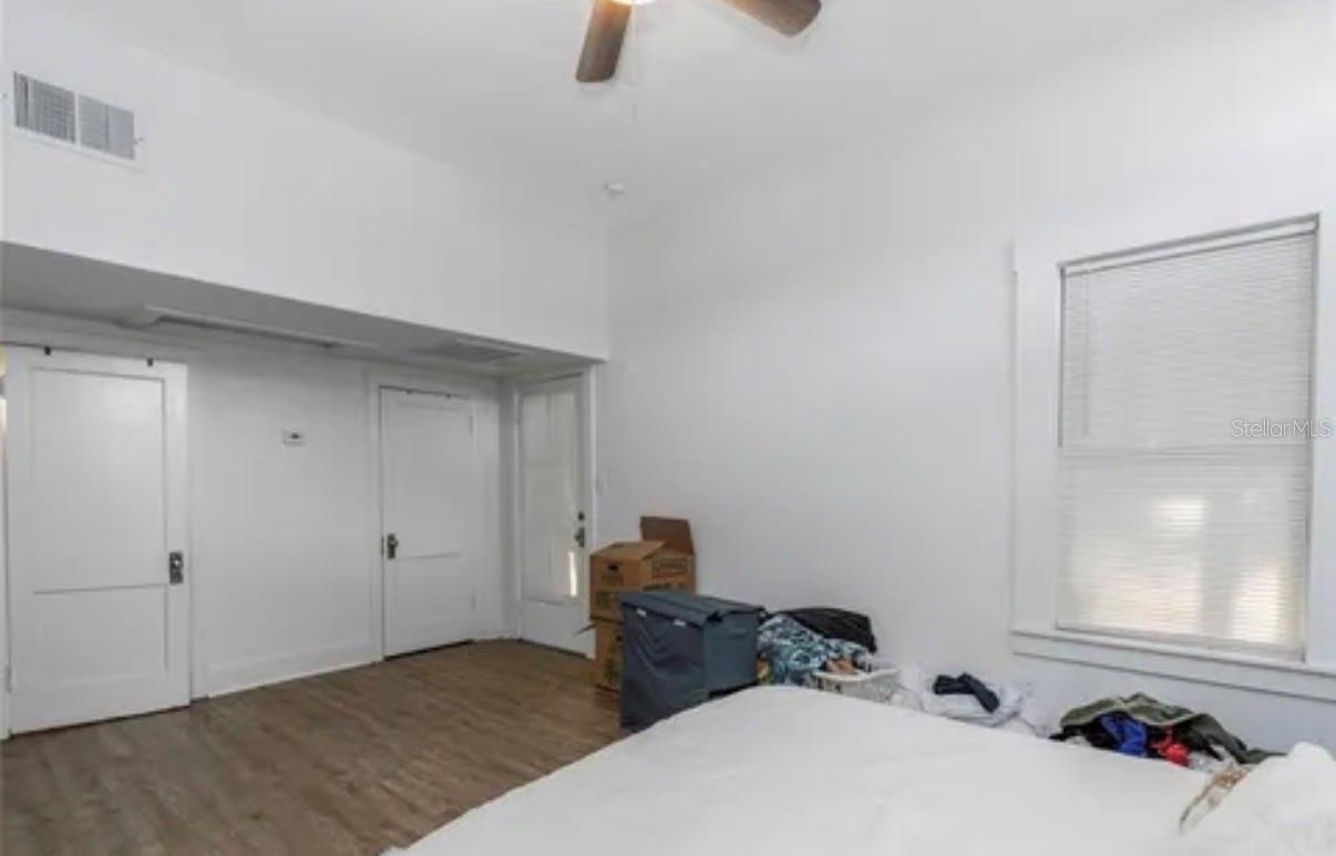 210 E Plymouth St #a Property Photo 8