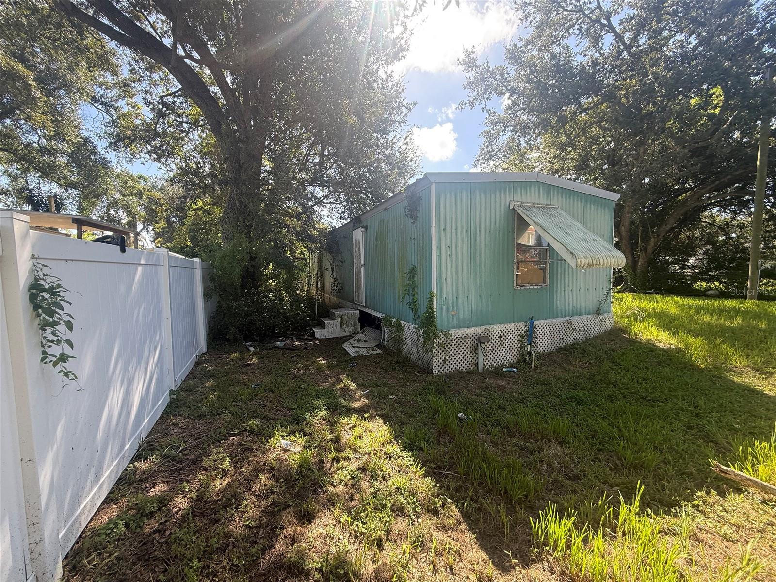 10004 Massachusetts St Property Photo 8