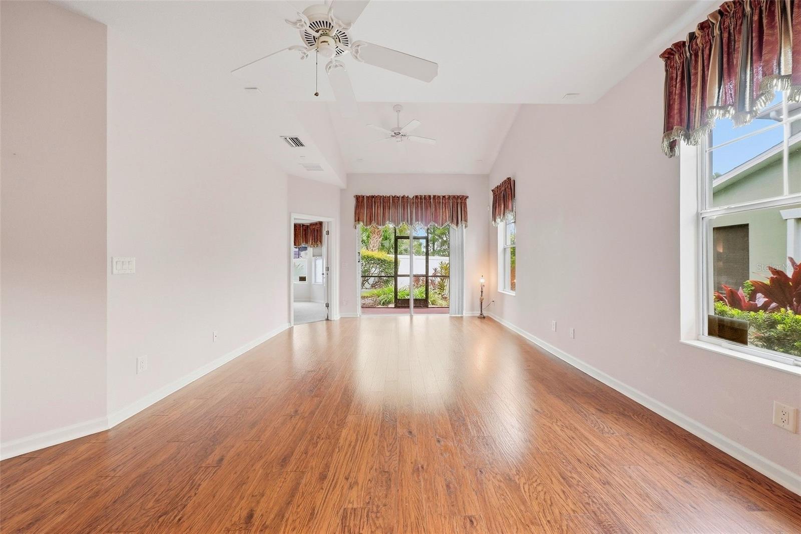 10647 Whittington Ct Property Photo 6