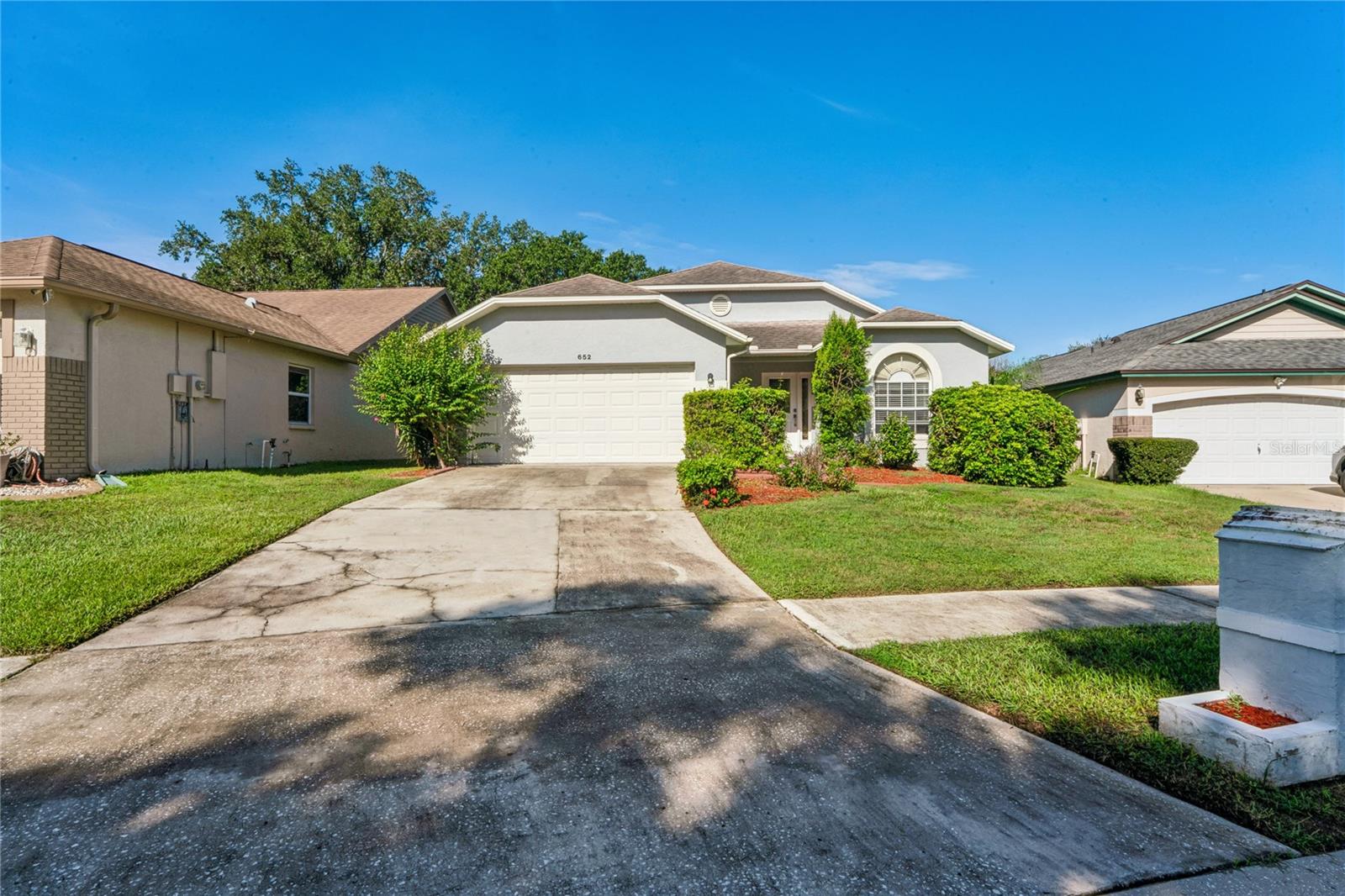 652 Sand Ridge Dr Property Photo 1