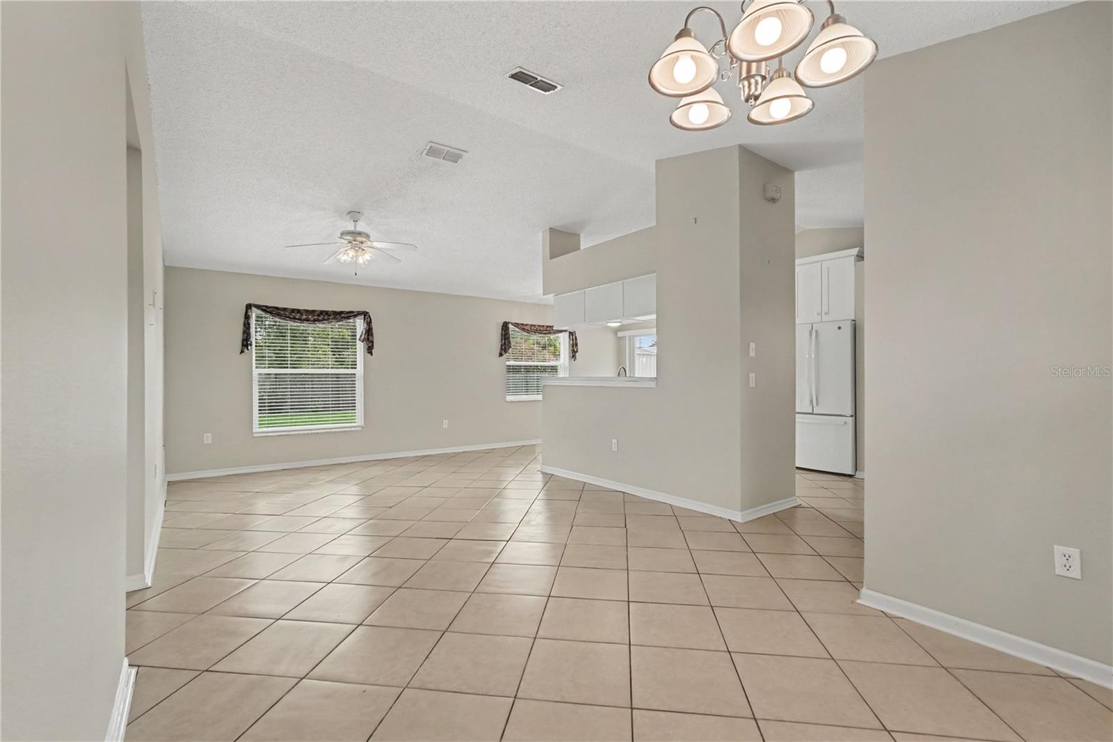 12450 Curry Dr Property Photo 3