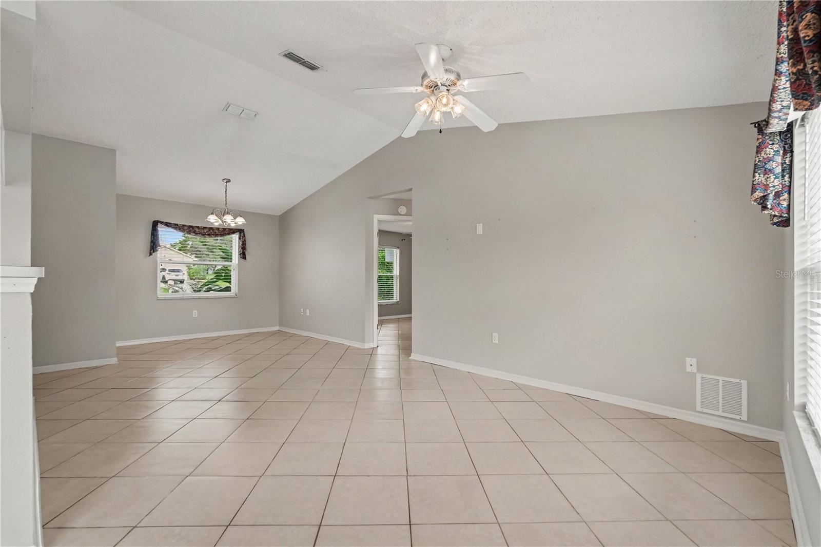 12450 Curry Dr Property Photo 4