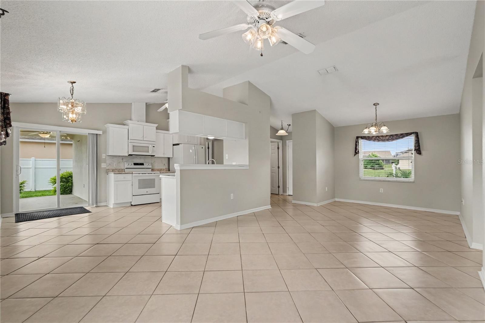 12450 Curry Dr Property Photo 6