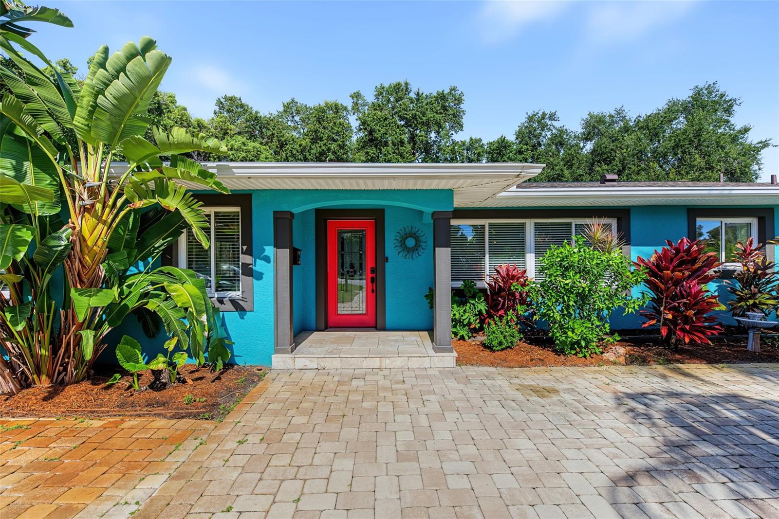 1616 Indian Rocks Rd Property Photo 1