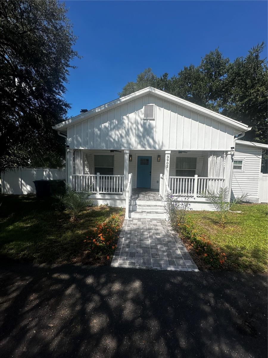 3902 N SUWANEE AVE Property Photo 1
