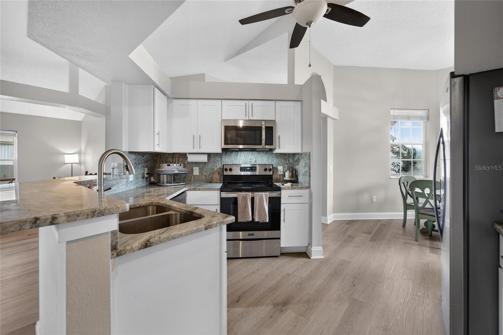 8240 National Dr Property Photo 8