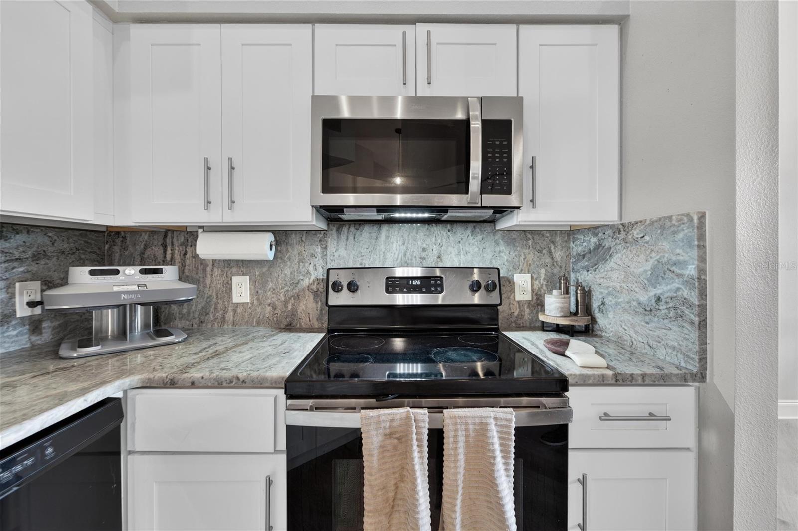8240 National Dr Property Photo 11