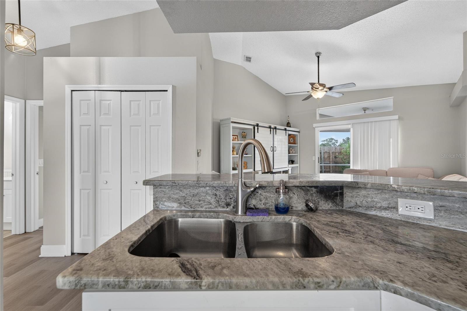 8240 National Dr Property Photo 12