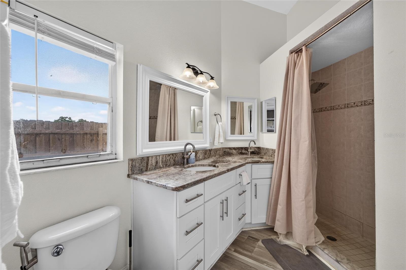 8240 National Dr Property Photo 21