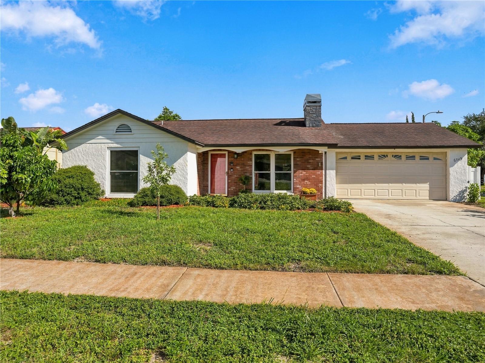 6743 Larchmont Ave Property Photo 1