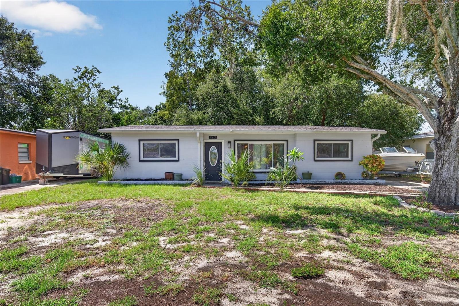 715 W Bayshore Dr Property Photo 1