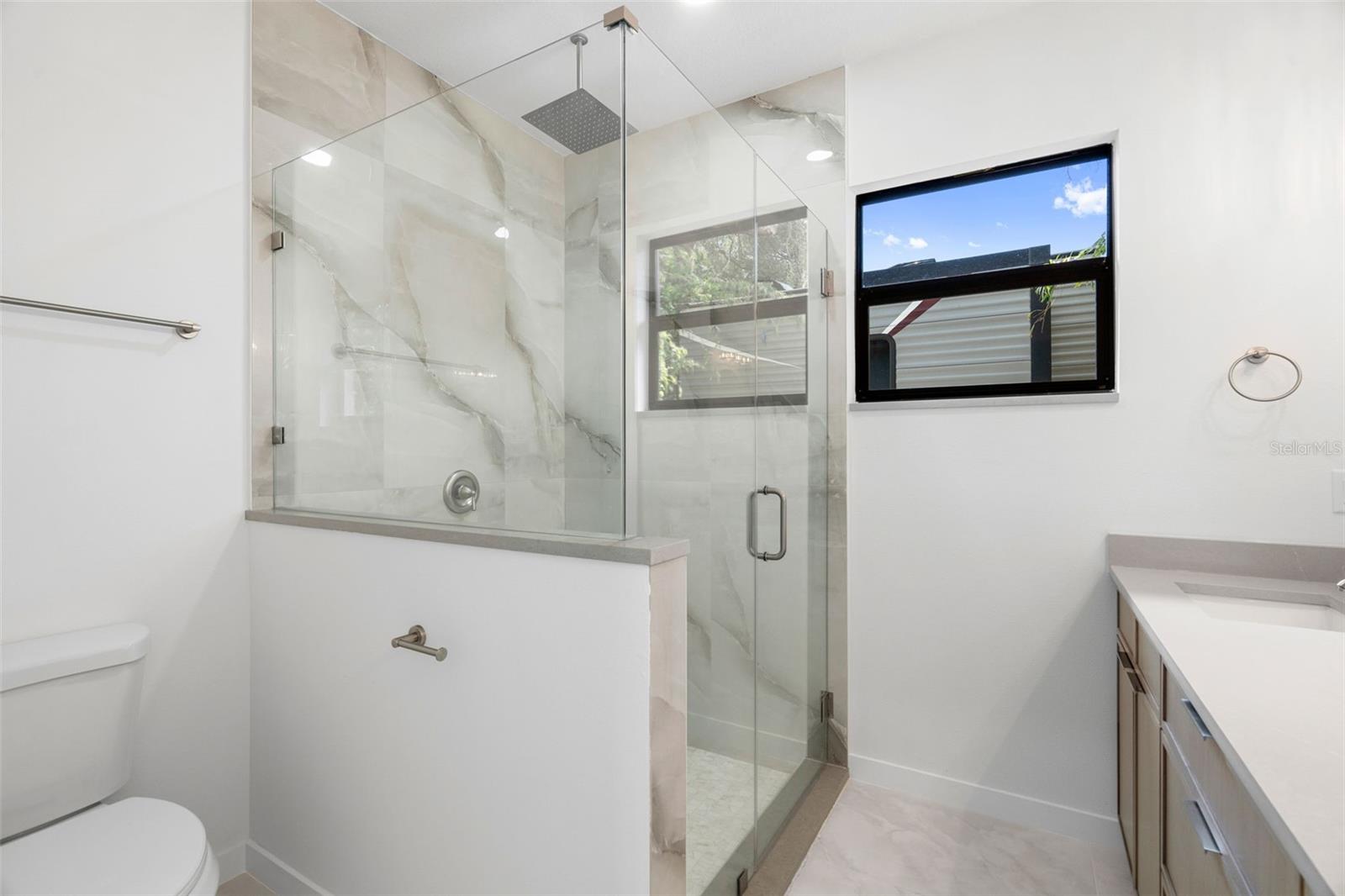 8522 N Ashley St Property Photo 16