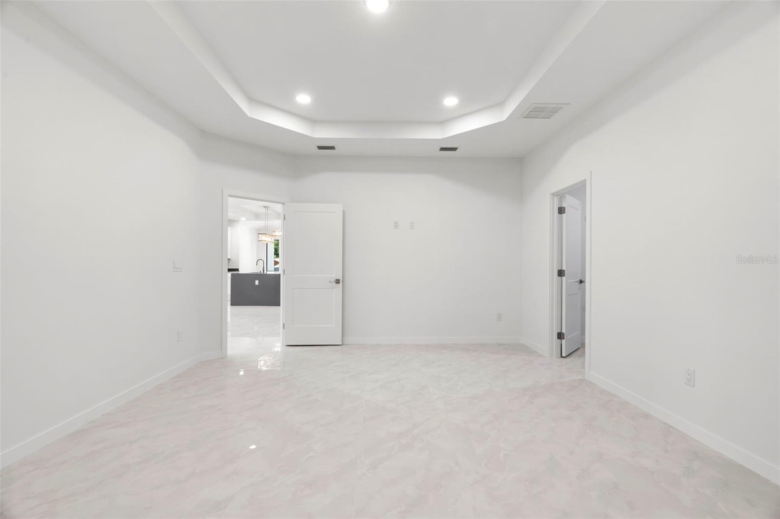 8522 N Ashley St Property Photo 18