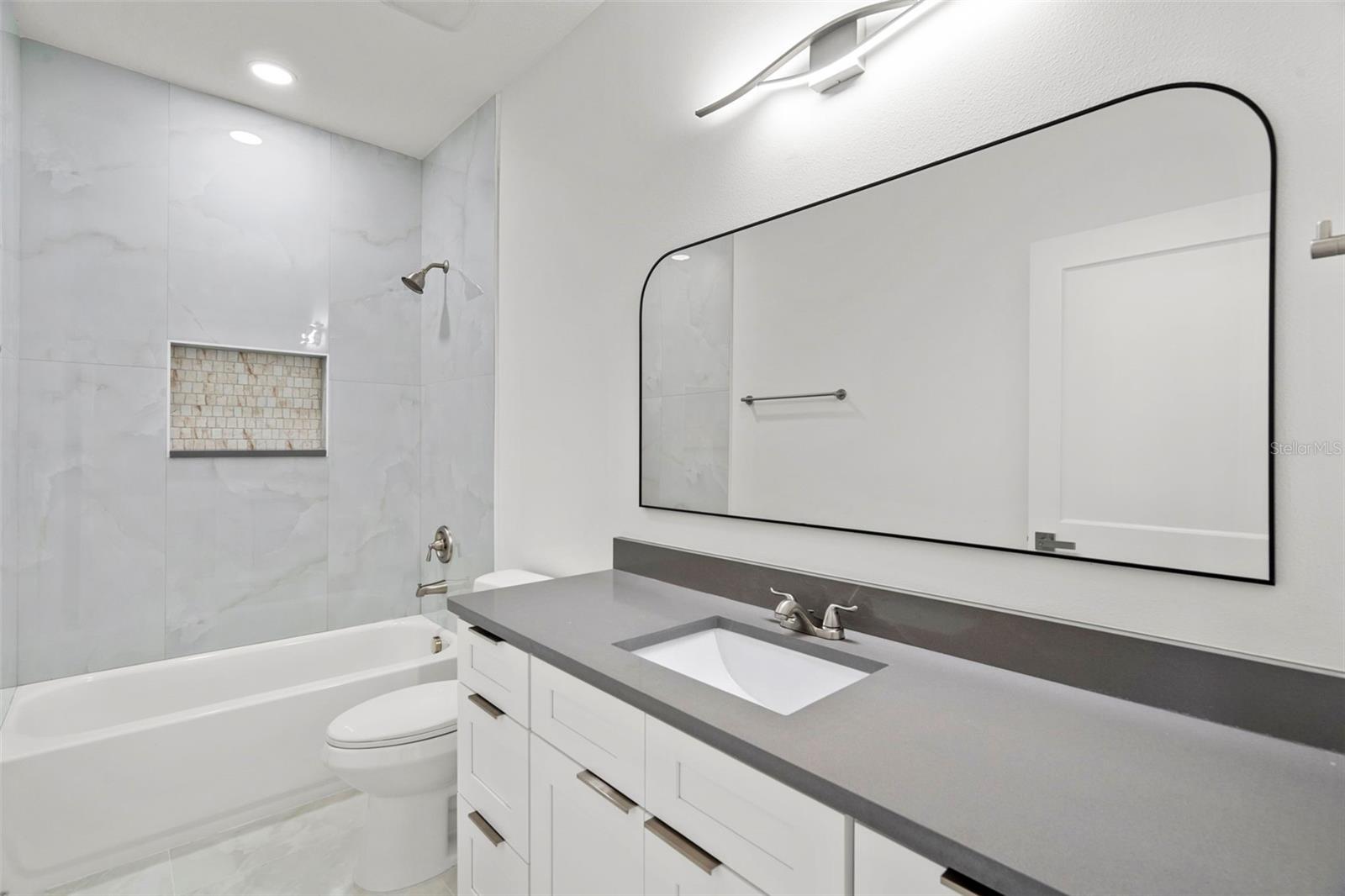8522 N Ashley St Property Photo 22