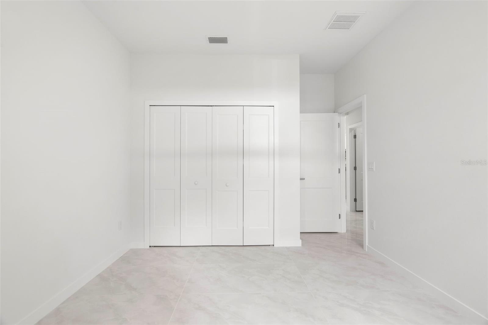 8522 N Ashley St Property Photo 24