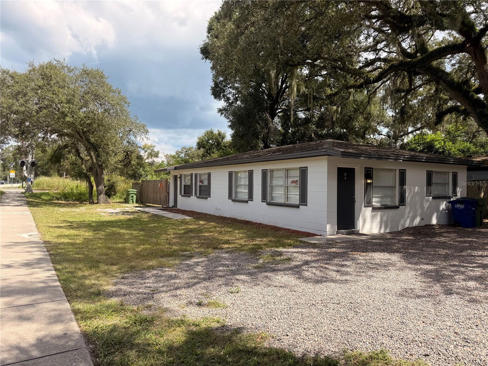 10123 N 11th St #b Property Photo 1