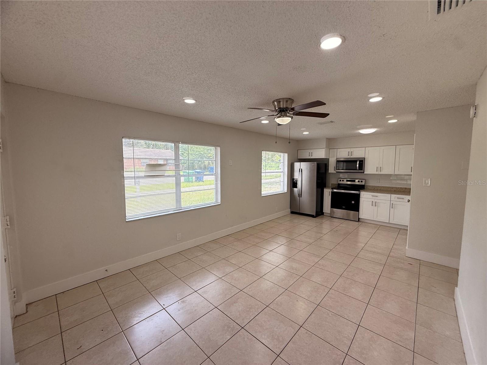 10123 N 11th St #b Property Photo 10