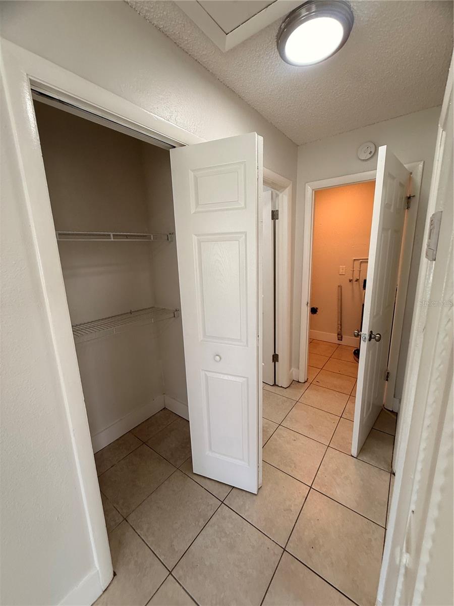 10123 N 11th St #b Property Photo 12