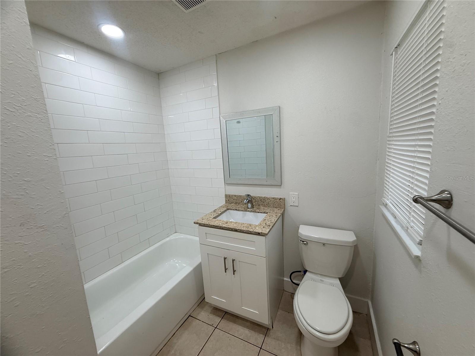 10123 N 11th St #b Property Photo 17