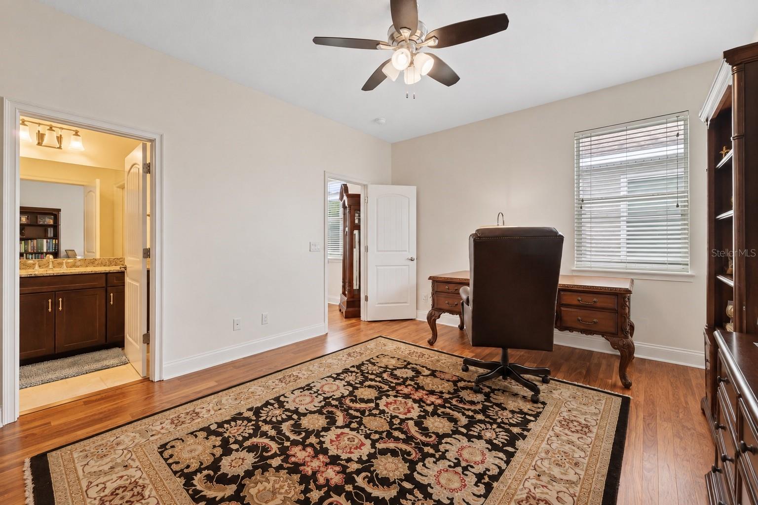 2712 W Gray St Property Photo 40