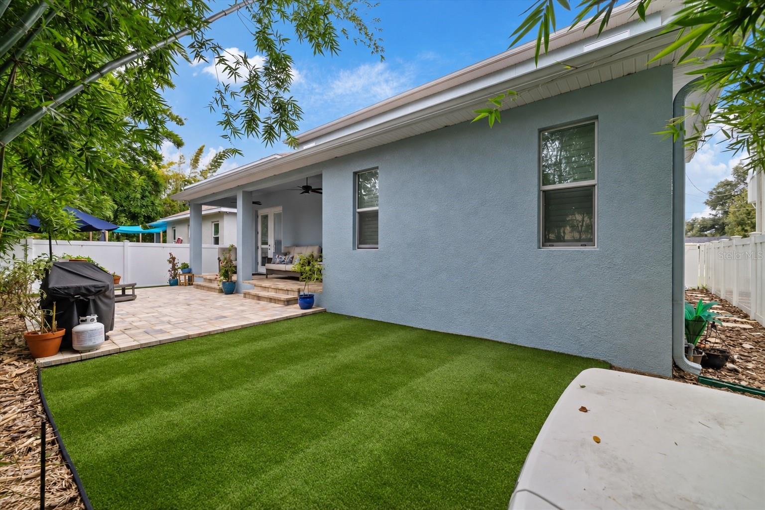 2712 W Gray St Property Photo 49