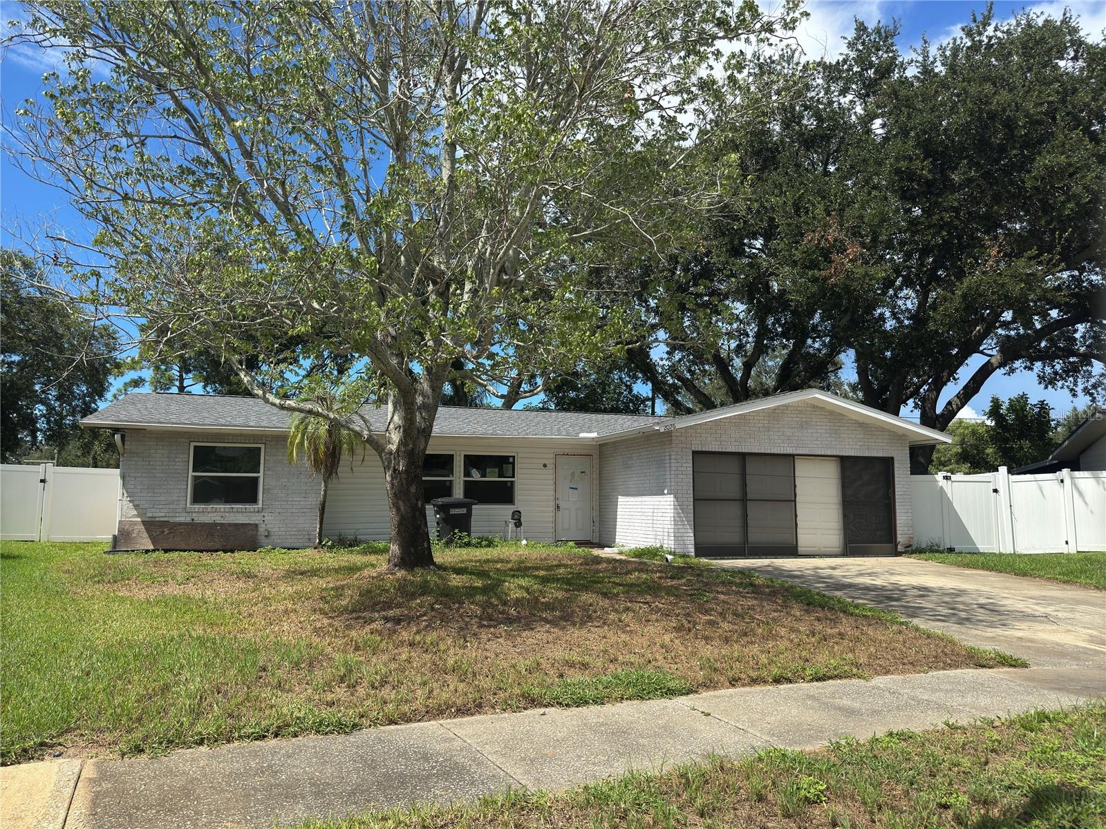 2076 BUTTERNUT CIR W Property Photo 1