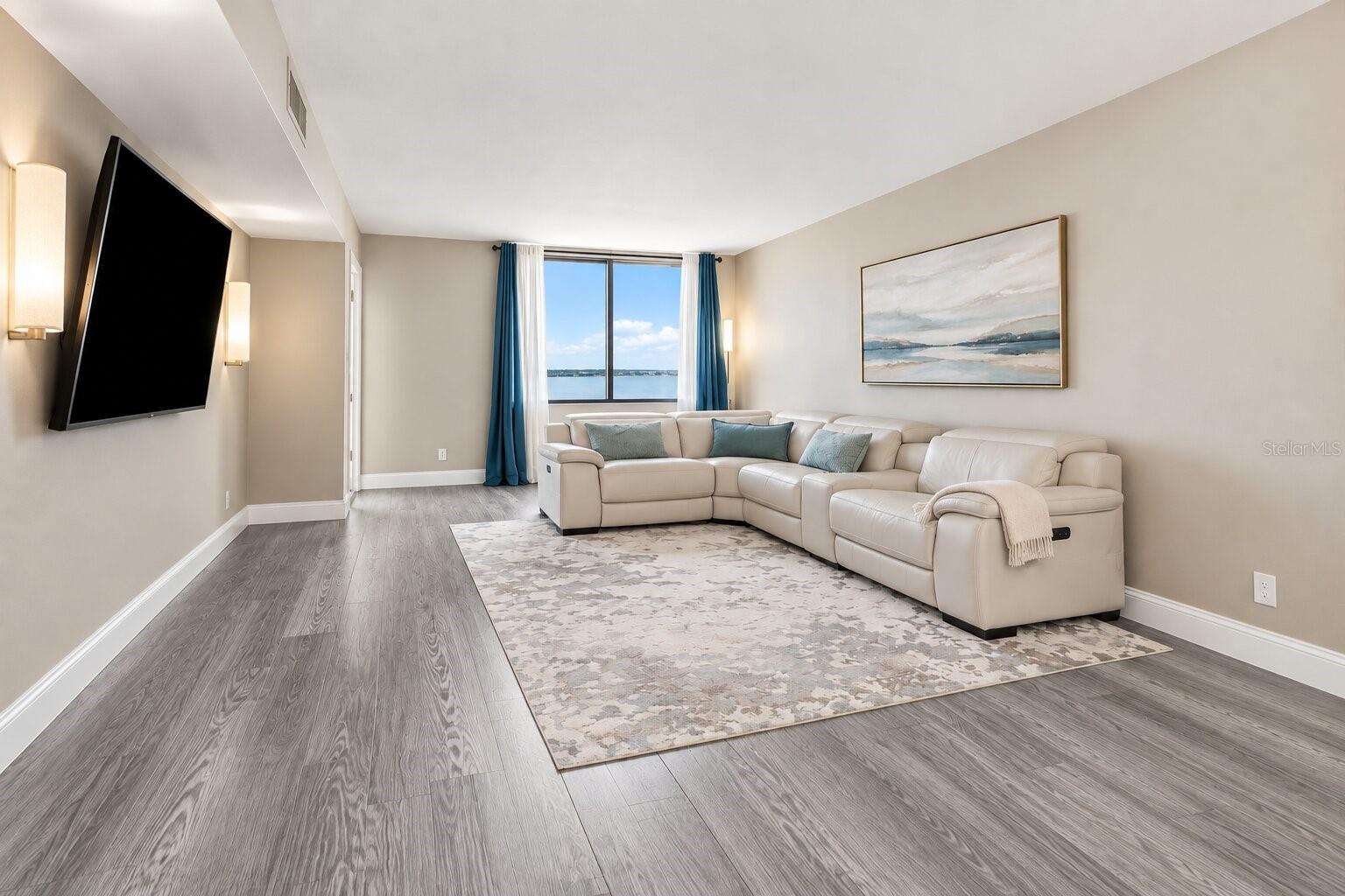 1460 Gulf Blvd #1106 Property Photo 5