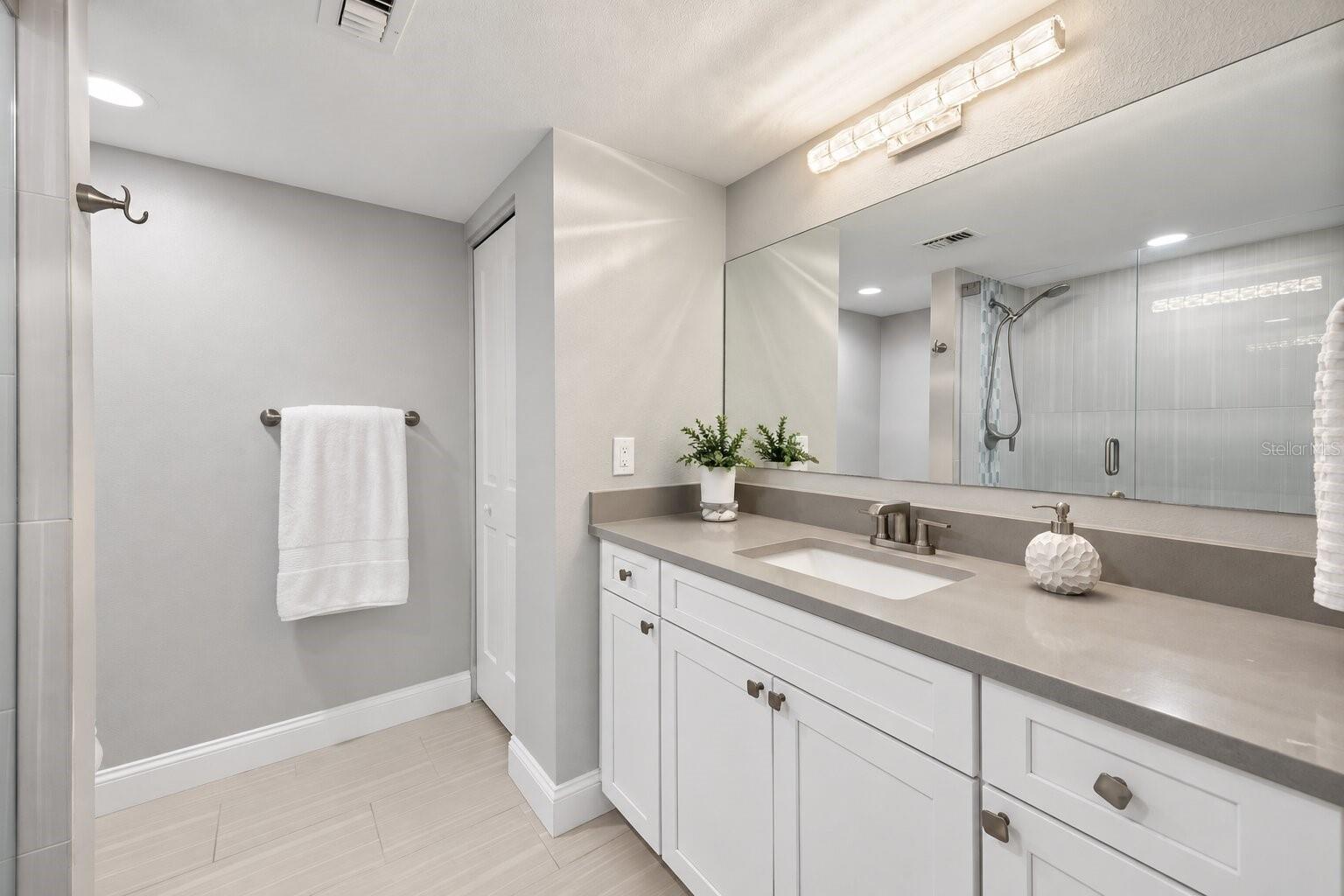1460 Gulf Blvd #1106 Property Photo 15