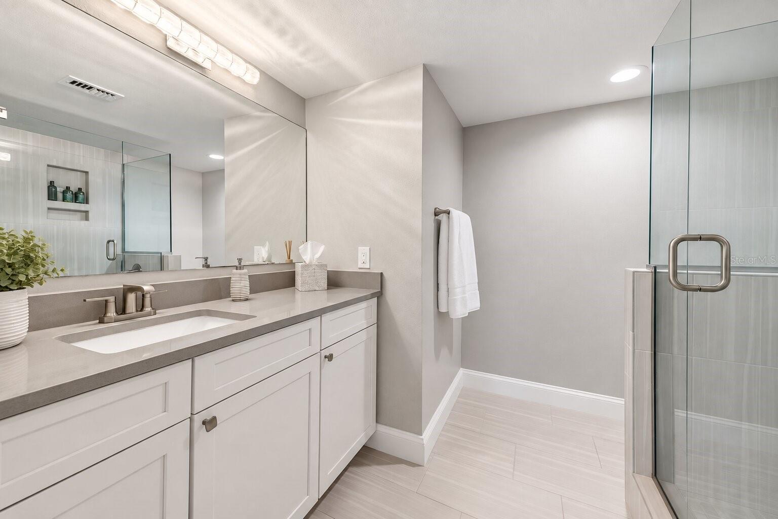 1460 Gulf Blvd #1106 Property Photo 18