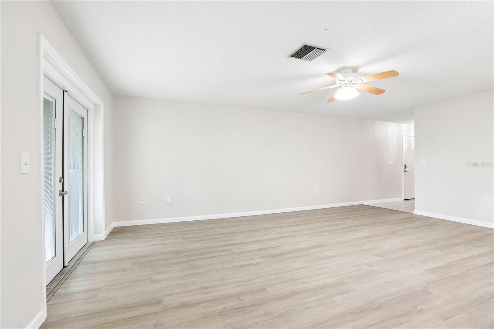 1202 11th Cir Se Property Photo 9