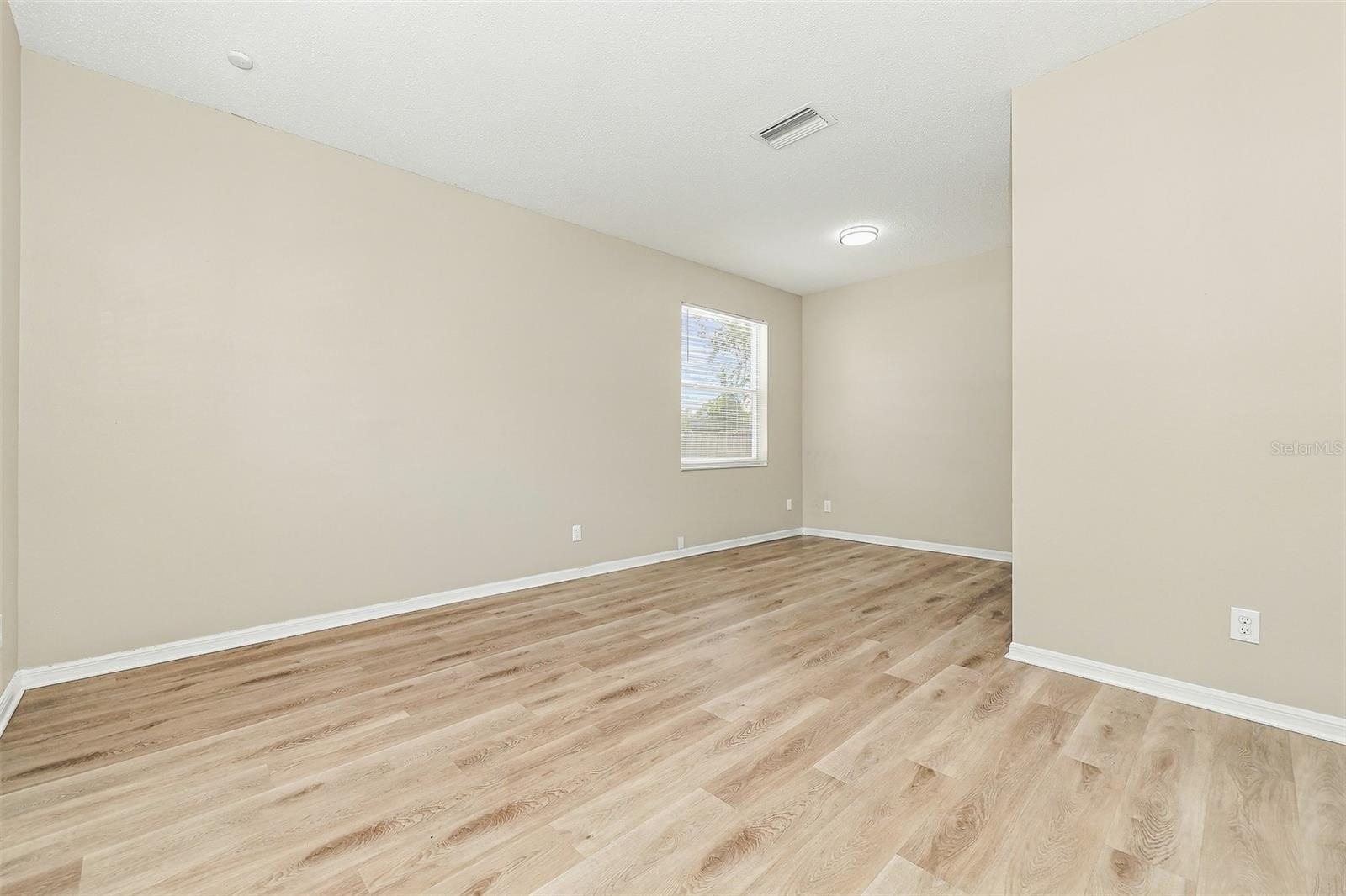 906 Grand Canyon Dr Property Photo 4