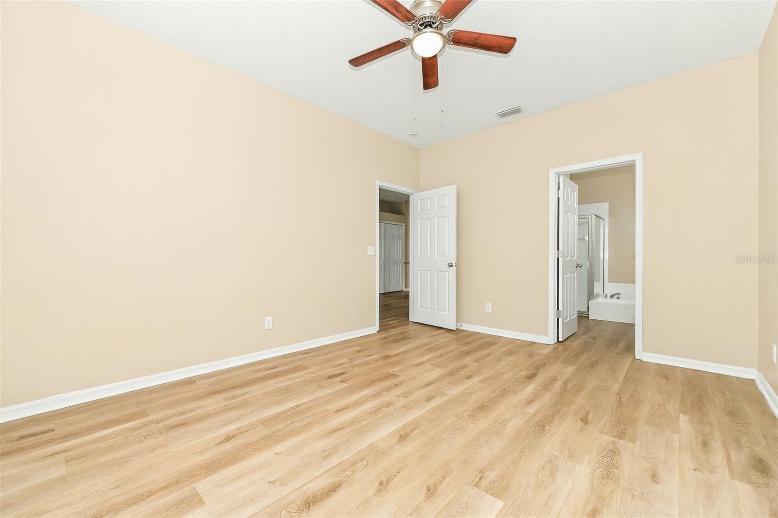 906 Grand Canyon Dr Property Photo 15