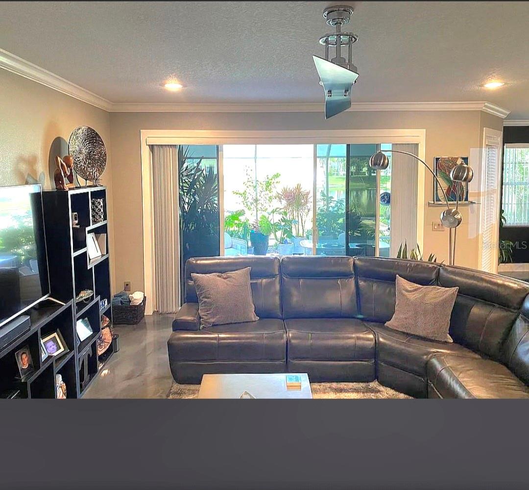 TB8549080 Property Photo 7