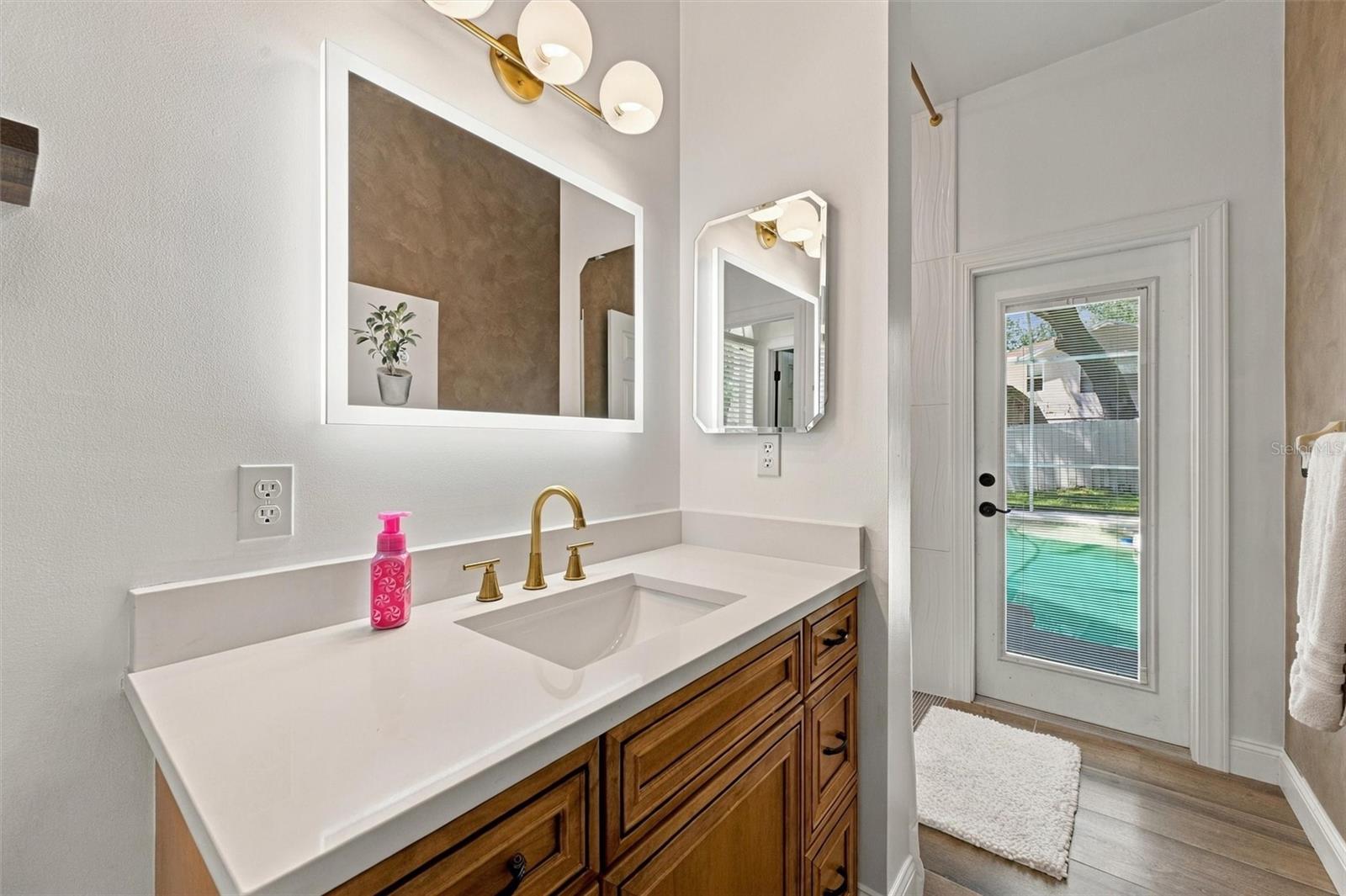 9316 Knightsbridge Ct Property Photo 63