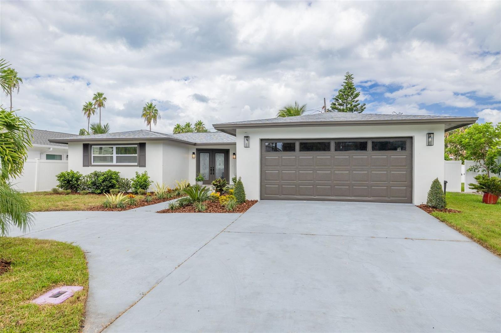60 Kipling Plz Property Photo 2