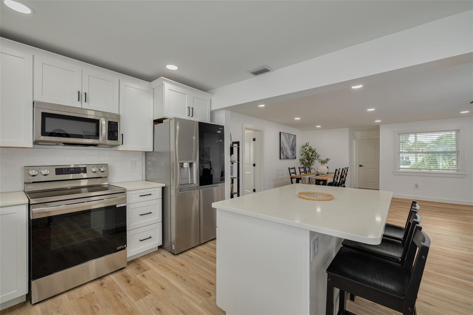 60 Kipling Plz Property Photo 11
