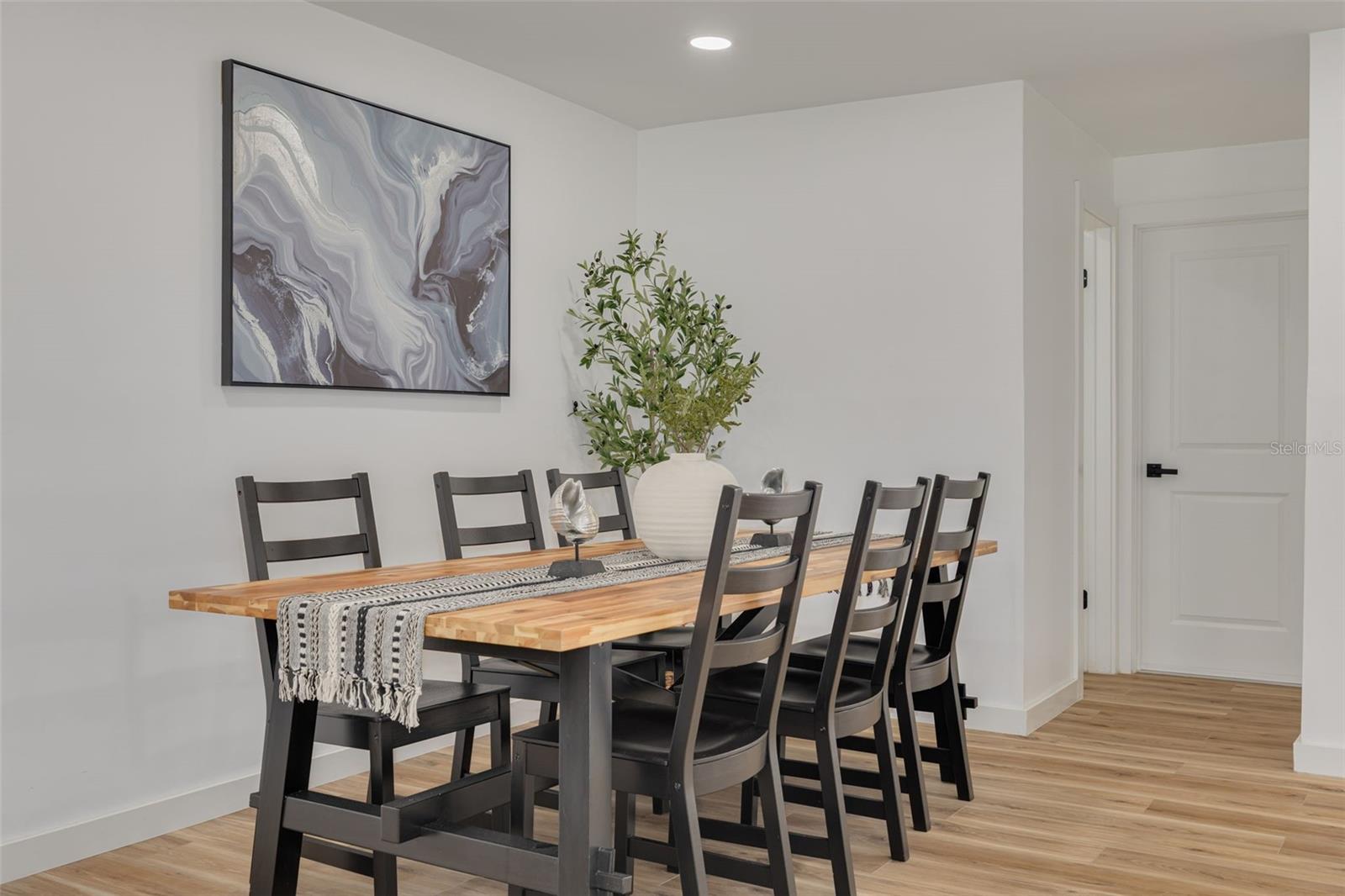 60 Kipling Plz Property Photo 12