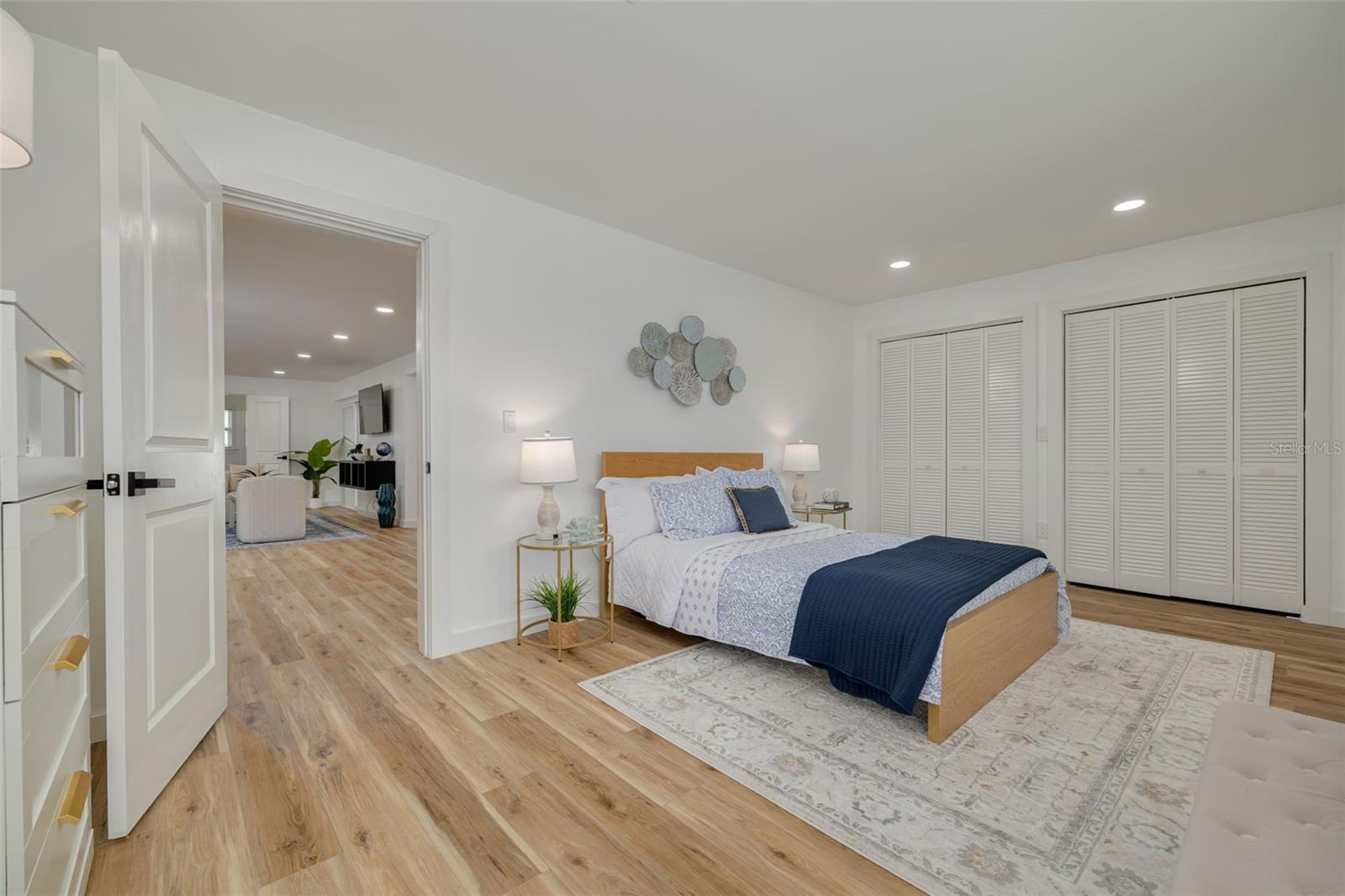 60 Kipling Plz Property Photo 14
