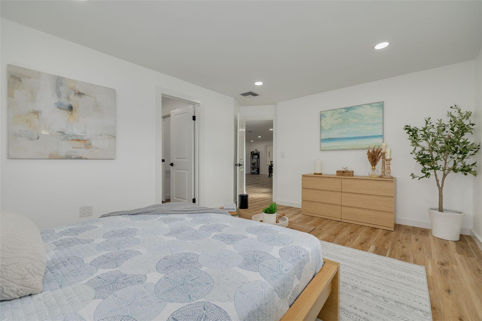 60 Kipling Plz Property Photo 18