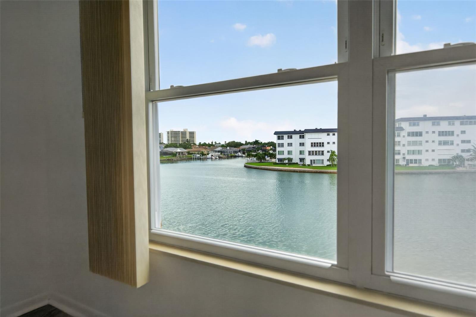 6025 Shore Blvd S #304 Property Photo 4