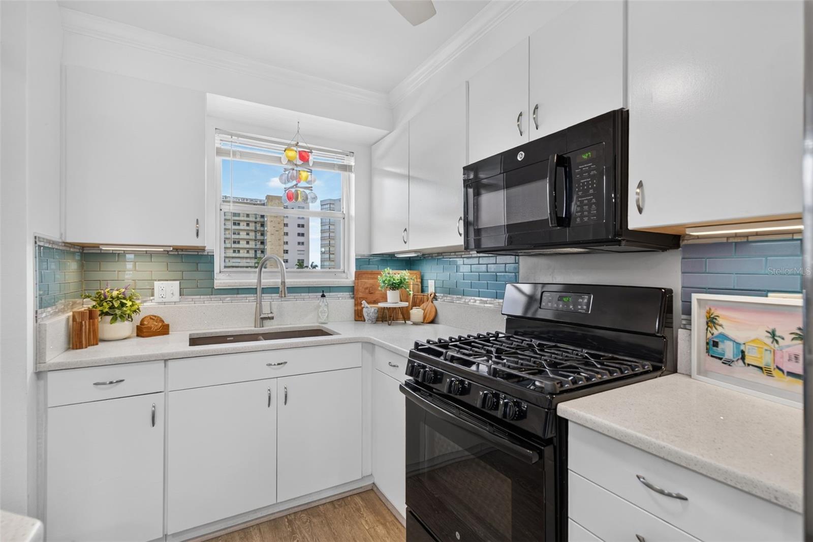 6025 Shore Blvd S #304 Property Photo 6