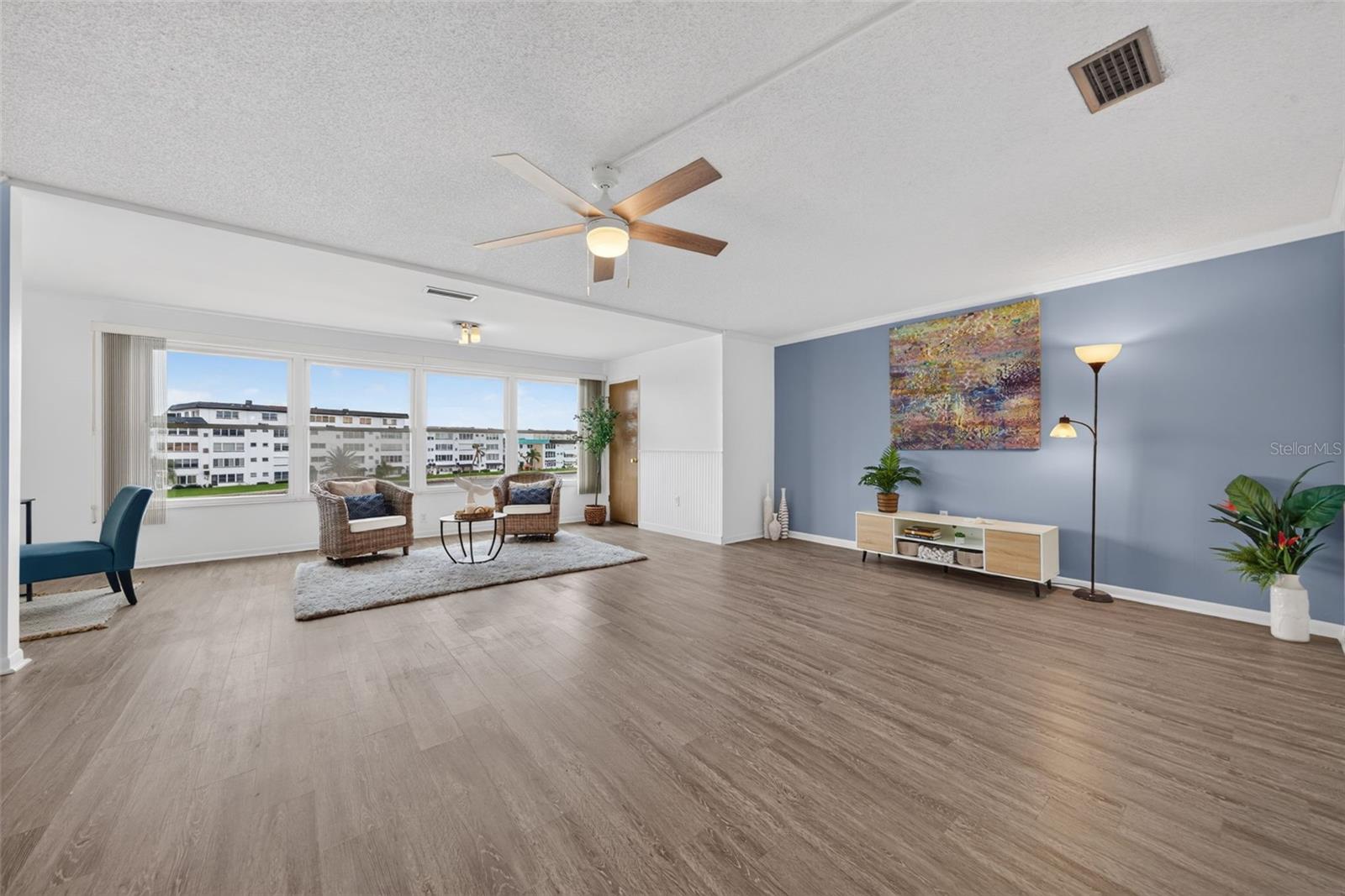 6025 Shore Blvd S #304 Property Photo 17