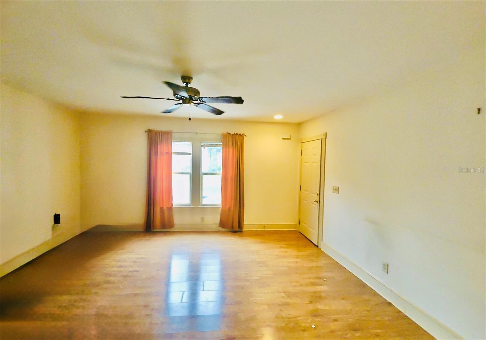 14 Hamilton Heath Dr #b Property Photo 3