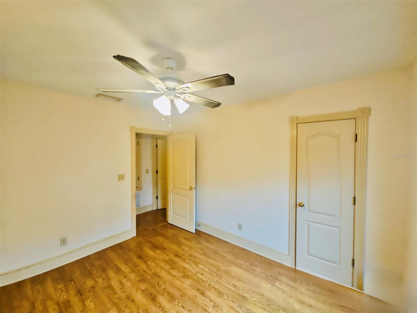 14 Hamilton Heath Dr #b Property Photo 11