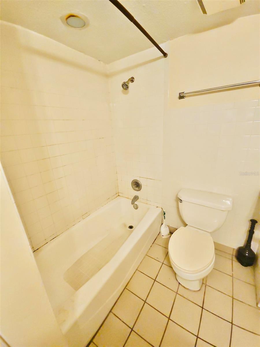 14 Hamilton Heath Dr #b Property Photo 15