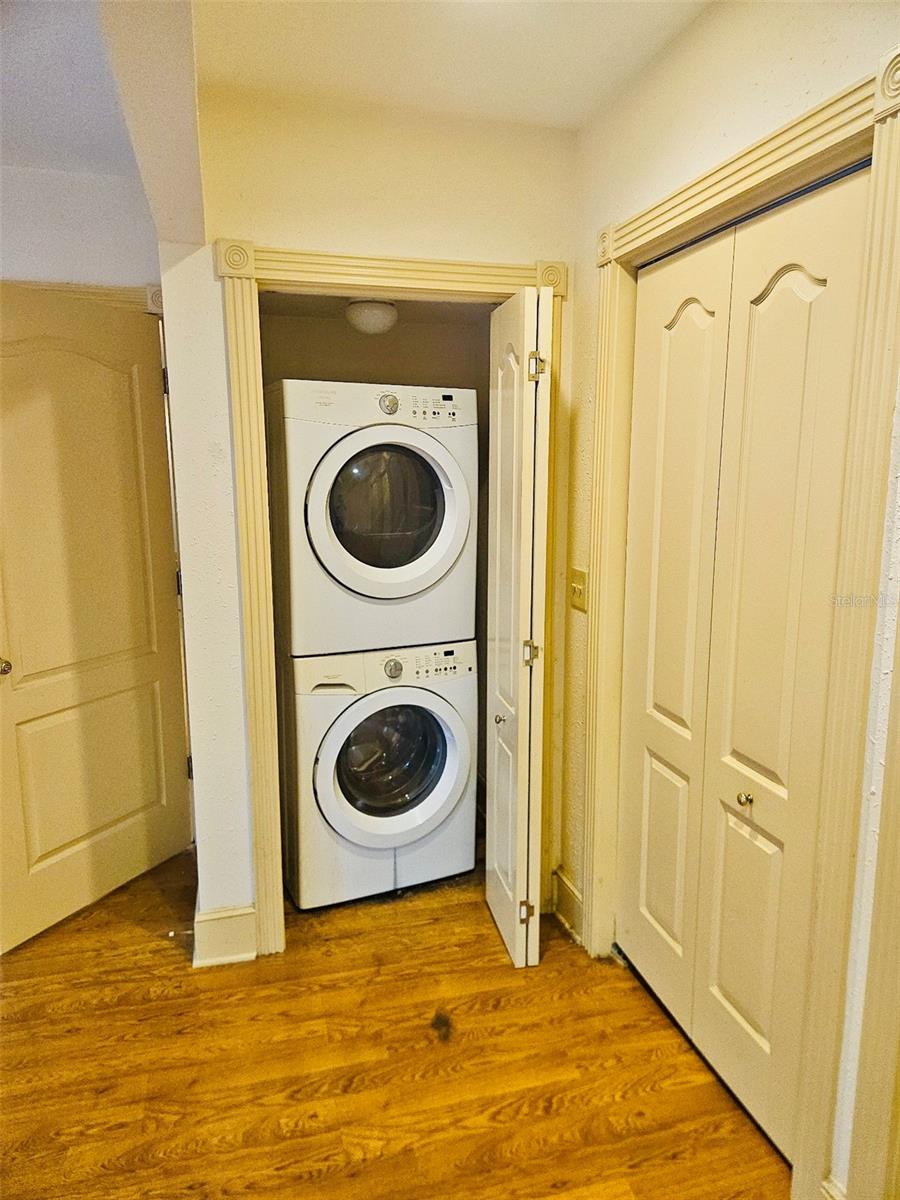 14 Hamilton Heath Dr #b Property Photo 17
