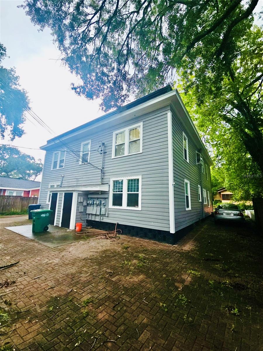 14 Hamilton Heath Dr #b Property Photo 18