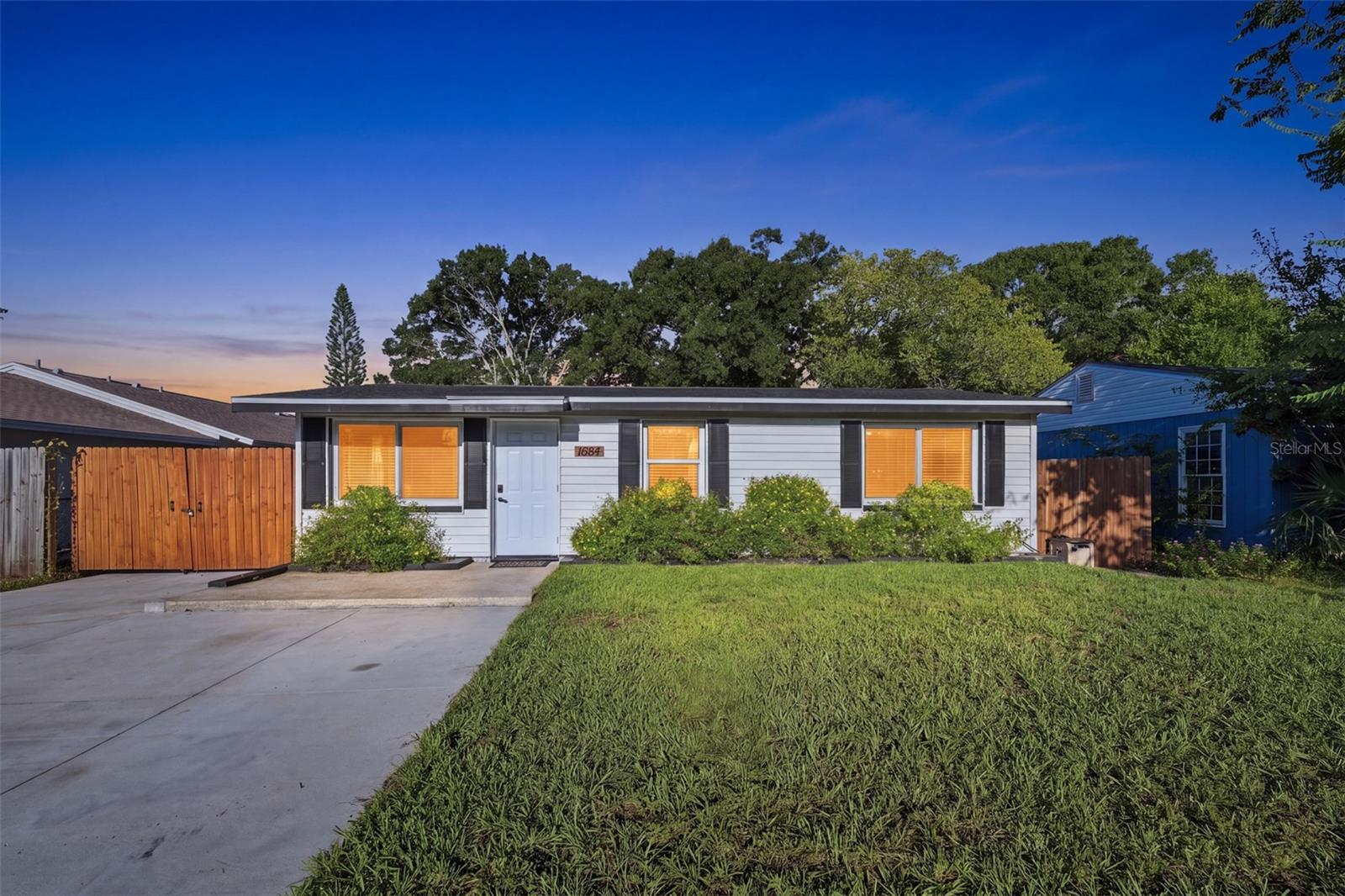 1684 CORAL WAY Property Photo 1